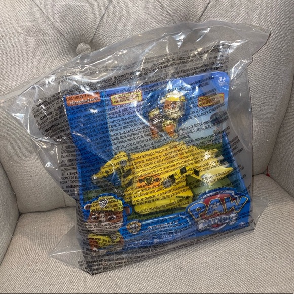 New in box Paw Patrol - Rubble's Diggin' Bulldozer - Figure and Vehicle - Picture 4 of 11